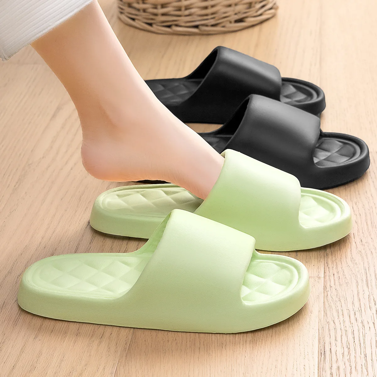 

New Summer Women Slides Concise Solid Color Home Shoes Soft Beach Sandals Men Light Slippers Couples Indoor Non-Slip Flip Flops