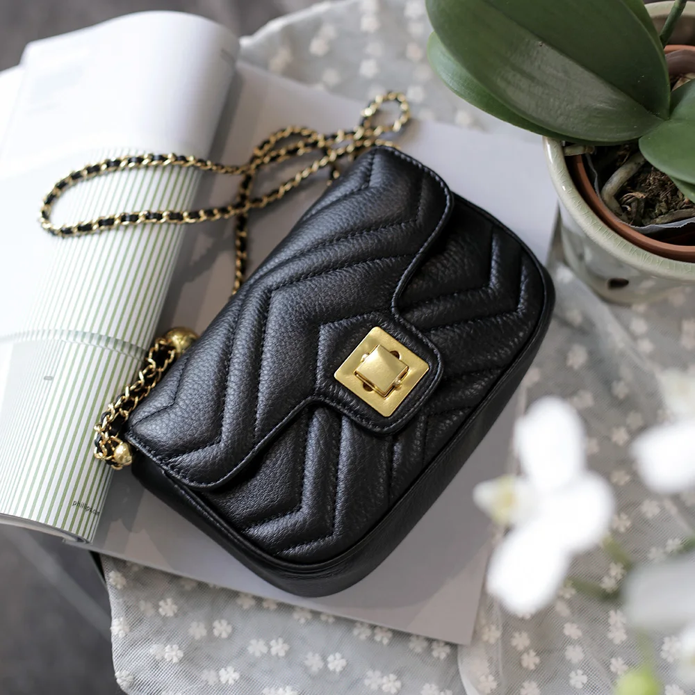 

Spring Summer 2025 Faion Trend Small Square Chain Leather oulder Bag Women's Crossbody Bag Top Layer Cowhide Bag