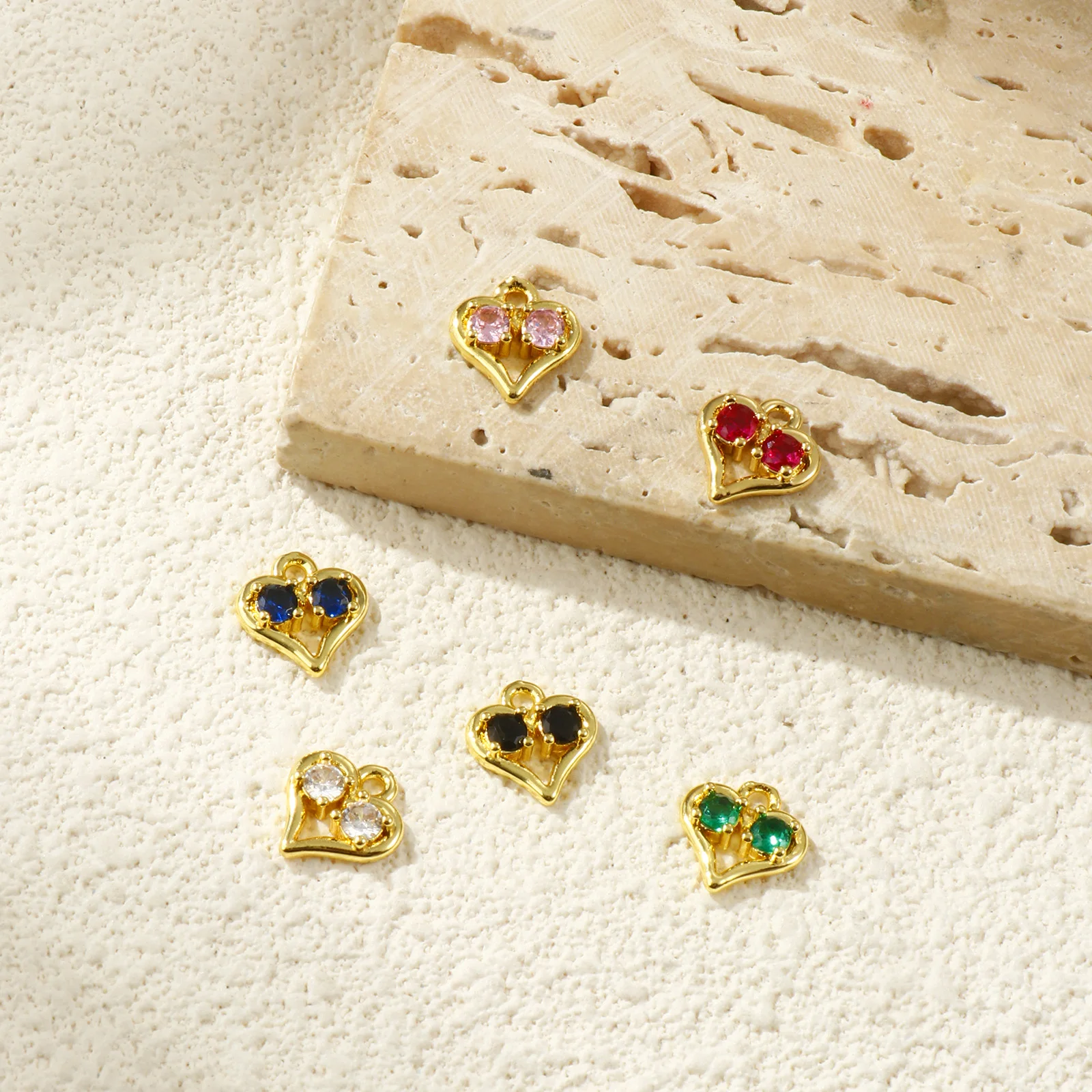 2 قطعة النحاس و مكعب زركونيا القلب سحر DIY بها بنفسك صنع المجوهرات 18K مطلية بالذهب المعلقات قلادة النتائج 11 مللي متر x 10 مللي متر