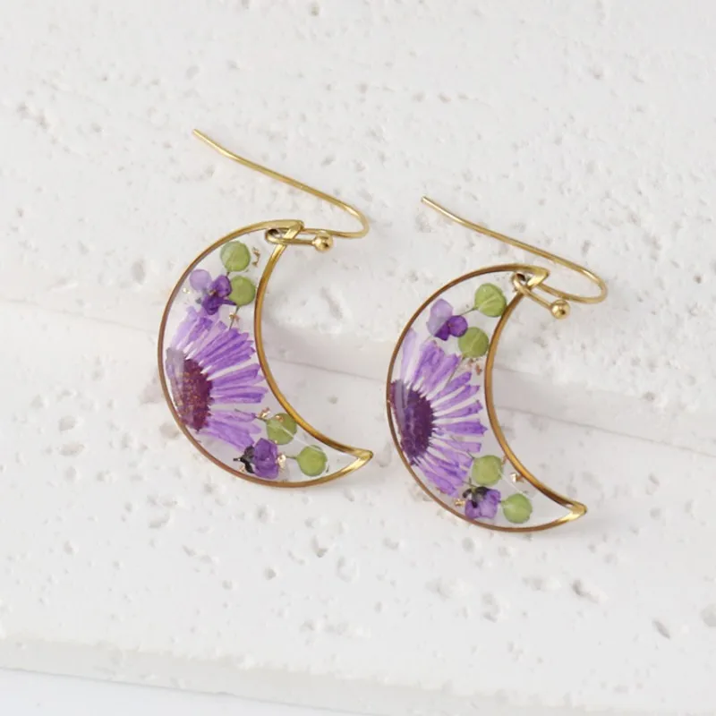 Cute Moon Earring With Dried Flower Jewelry Unique Moon Shape Epoxy Resin Natural Flower Earrings Colored Pressed Flower Earring