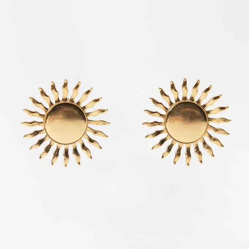 2025 New Fashion Golden Big Sun Shape Metal Earrings Women Indian Vintage Retro Punk Statement Earrings Jewelry