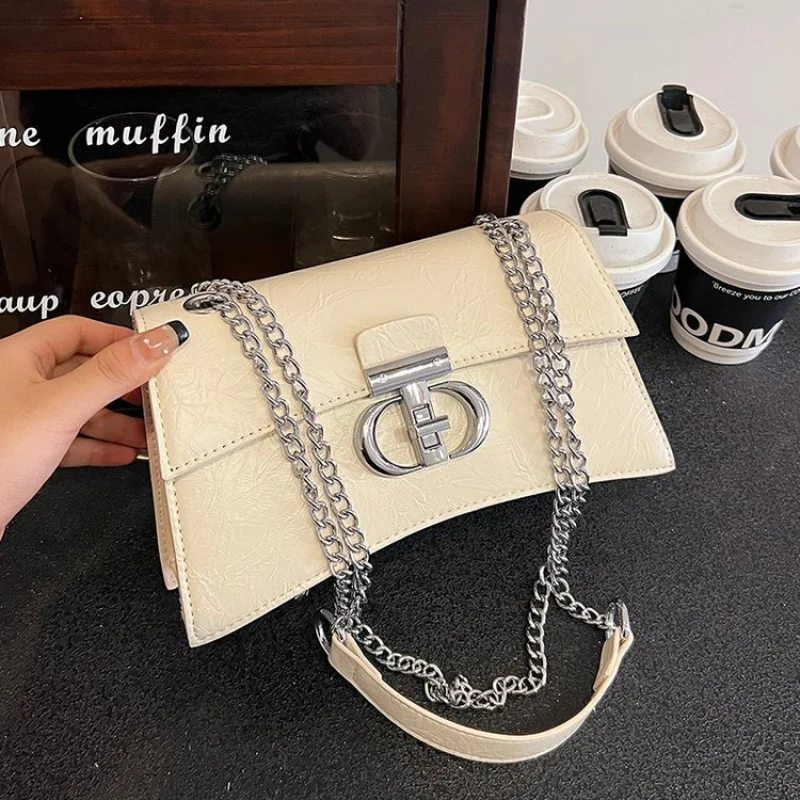 

High-End Women's Handbag Made Of Diamond-Printed Leather Boasting Trendy Paris Vintage Neat Look​