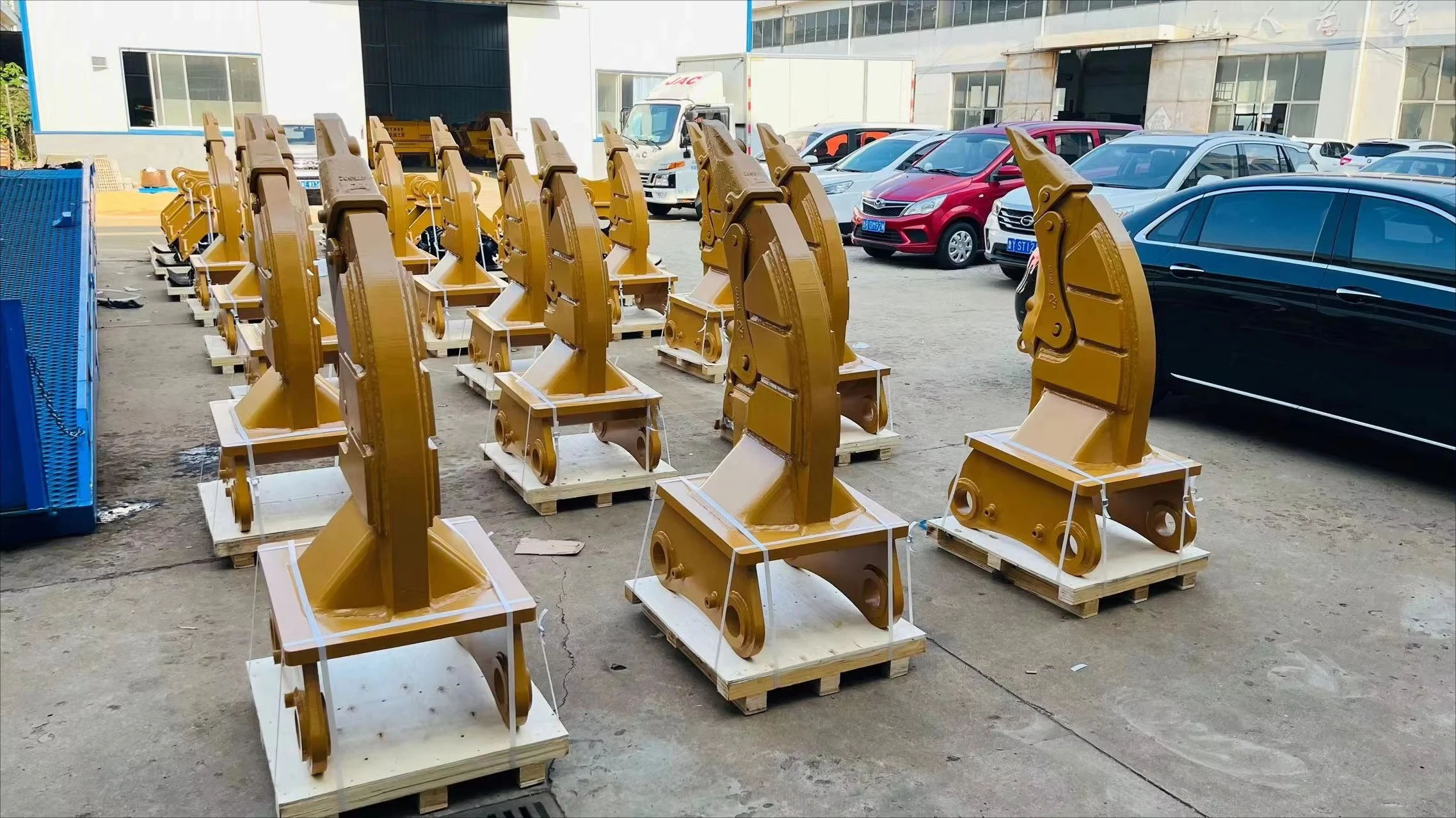 قطع غيار ماكينات البناء الممزق للحفارة