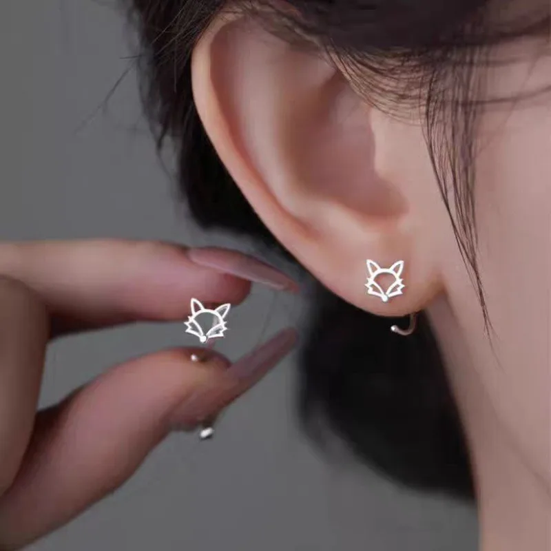 

Cute Hollowed Out Fox Dangle Earrings for Women Silver Simple Ear Hooks Cartoon Animal Ear Stud Earrings Fashionable Jewelry