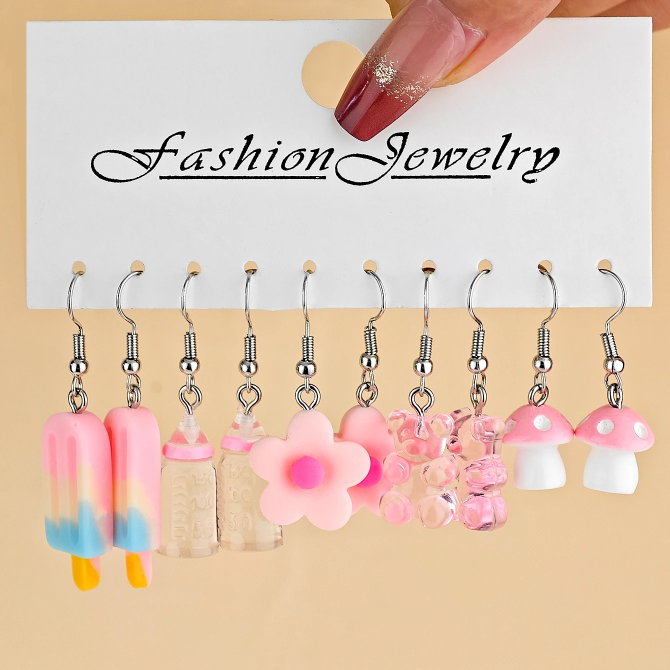 Grensoverschrijdende Vrouwen Leuke Creatieve Veelzijdige Konijn Bloem Aardbei Paddestoel Beer Hars Dangle Oorbellen Set