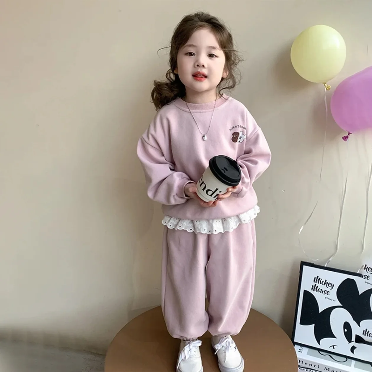 2026 Neue Herbst-Babykleidung für Mädchen, Sweatshirt-Sets, Kinder-Cartoon-Print-Pullover + Spitzen-Rüschenhose, 2-teiliger Freizeit-Trainingsanzug für Kinder – Detail 3
