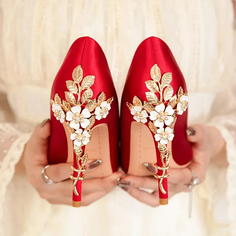 

Women's High Heels Luxury Crystal Bridal Shoes Silk Dress Pumps Sexy Pointe Toe High Heels Fashion Wedding Shoes for Women Pumps