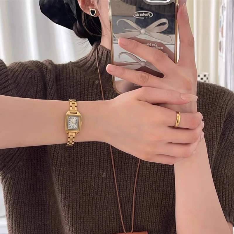 2025 waterproof quartz watch birthday gift retro classic trend women's watch elegant and simple