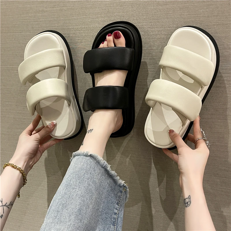 Med Shoes Woman 2024 Slippers Flat Platform Pantofle Luxury Slides New Rubber Designer Fashion PU Female Shoes Womens Slippers O