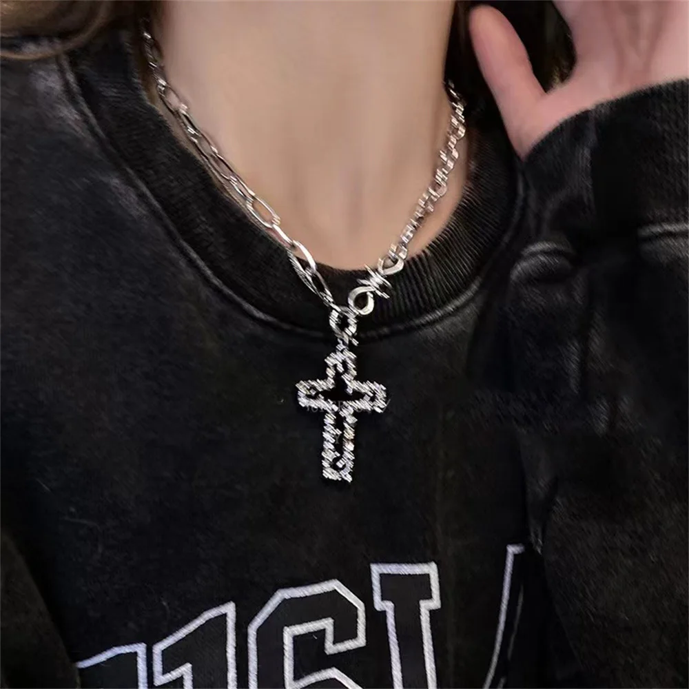 Gothic Punk Cross Pendant Necklace for Women Men Vintage Unisex Black Hip-Hop Chain Fashion  Accessories