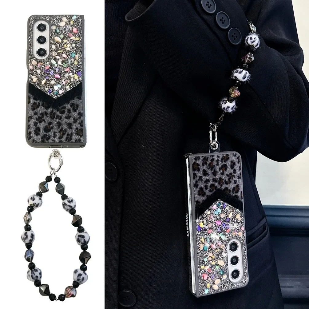 Parlak Bling Flaş Elmas Leopar Peluş Bileklik Kayışı Kılıf Samsung Z Fold 6 5 Galaxy Z Fold 6 5 4 3 Darbeye Dayanıklı Arka Kapak