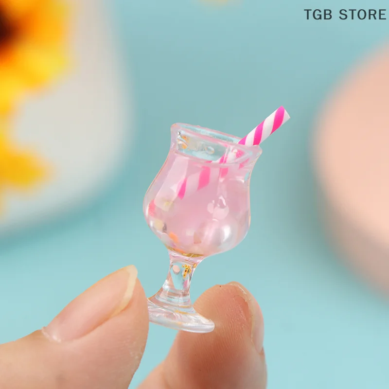 Mini taza de jugo en miniatura para casa de muñecas, 2 piezas, 1/12, bebidas de cóctel, juguete para casa de muñecas