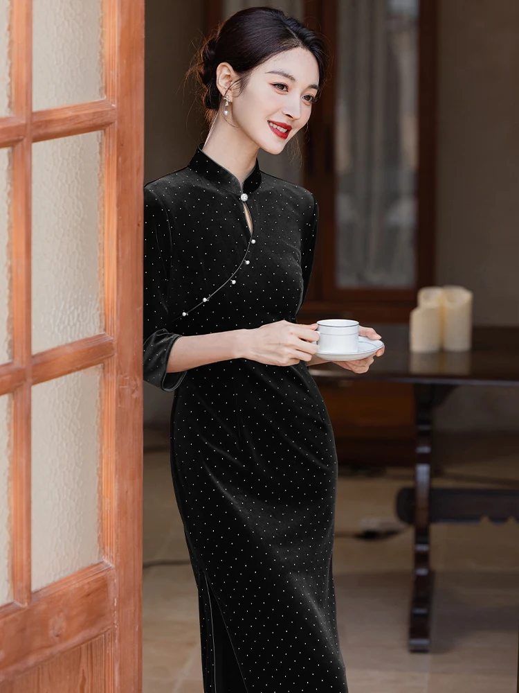 

Вельветовое платье-ципао со стразами, молодежное, с рукавами три четверти, черное, высокое качество, осень-зима, новинка для женщин