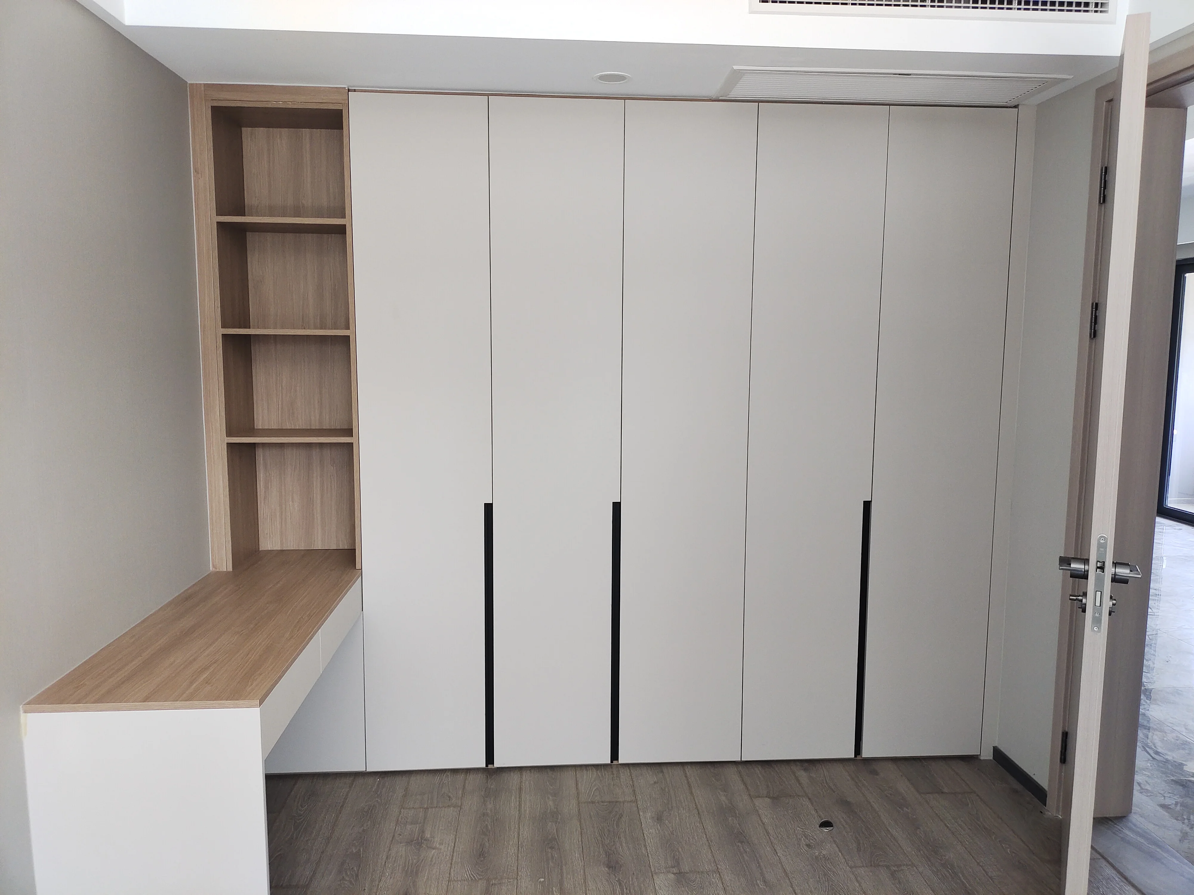 

Высококачественный индивидуальный компактный шкаф для спальни, экономящий пространство