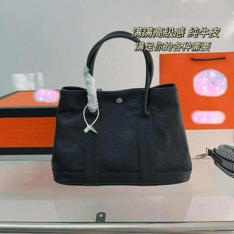 Fashionable Denim Crossbody Bag Women RFID Blocking Pocket Stylish Fringe Lightweight Waterproof Best-Selling Daily Bag​