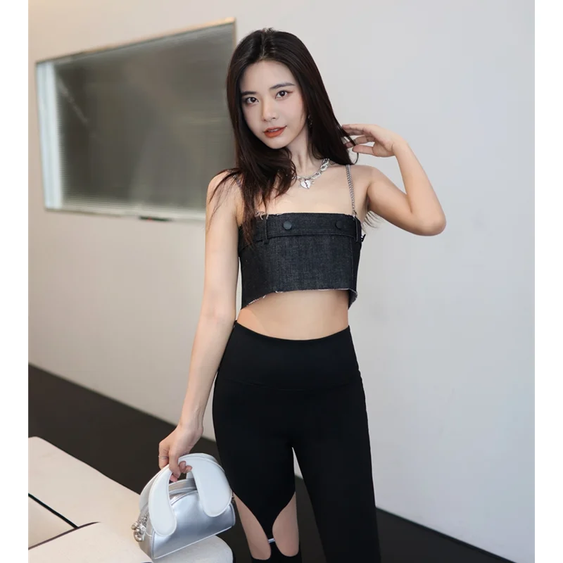 2023 Women's Clothing Design Sense Black Short Denim Suspender High Waist Slim Single Side Hollow-out Speaker Casual Pants Suit