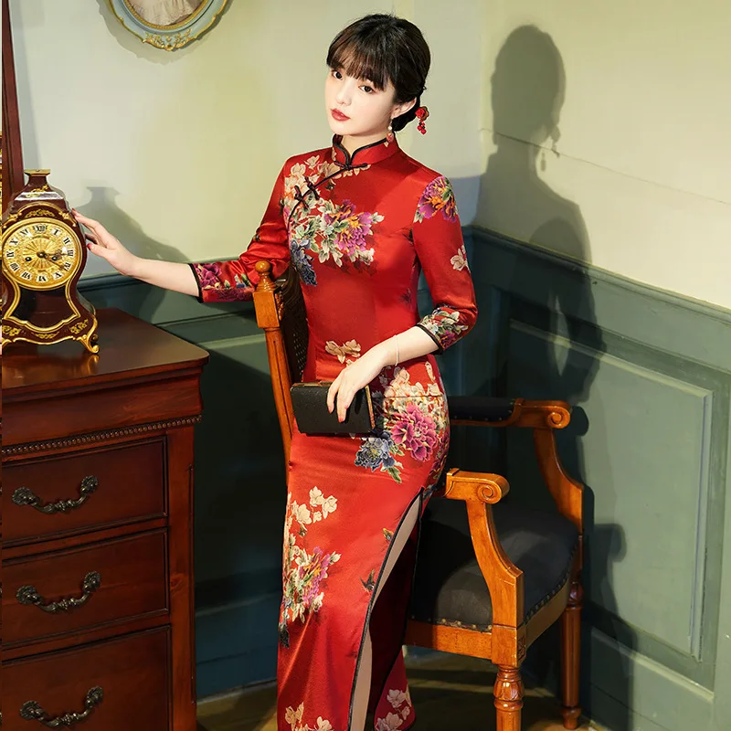 

Высококачественный красный Cheongsam Qipao из натурального шелка, женский осенний улучшенный свадебный костюм высокого класса с длинными рукавами