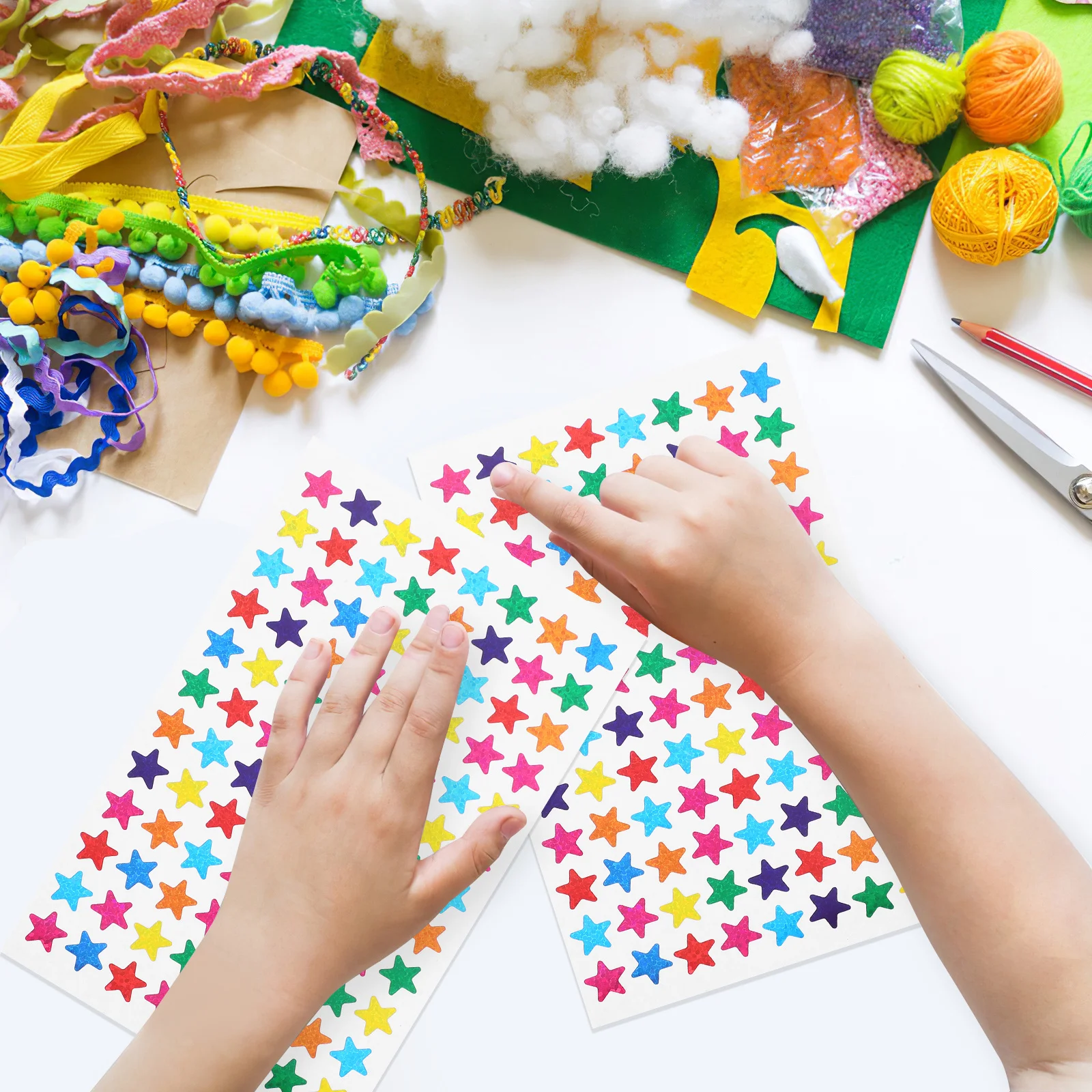 960 قطعة من الملصقات بألوان متنوعة ذاتية اللصق مثالية لبطاقات عيد الحب ديكورات ذاتية الصنع نجمة لامعة ملونة لامعة