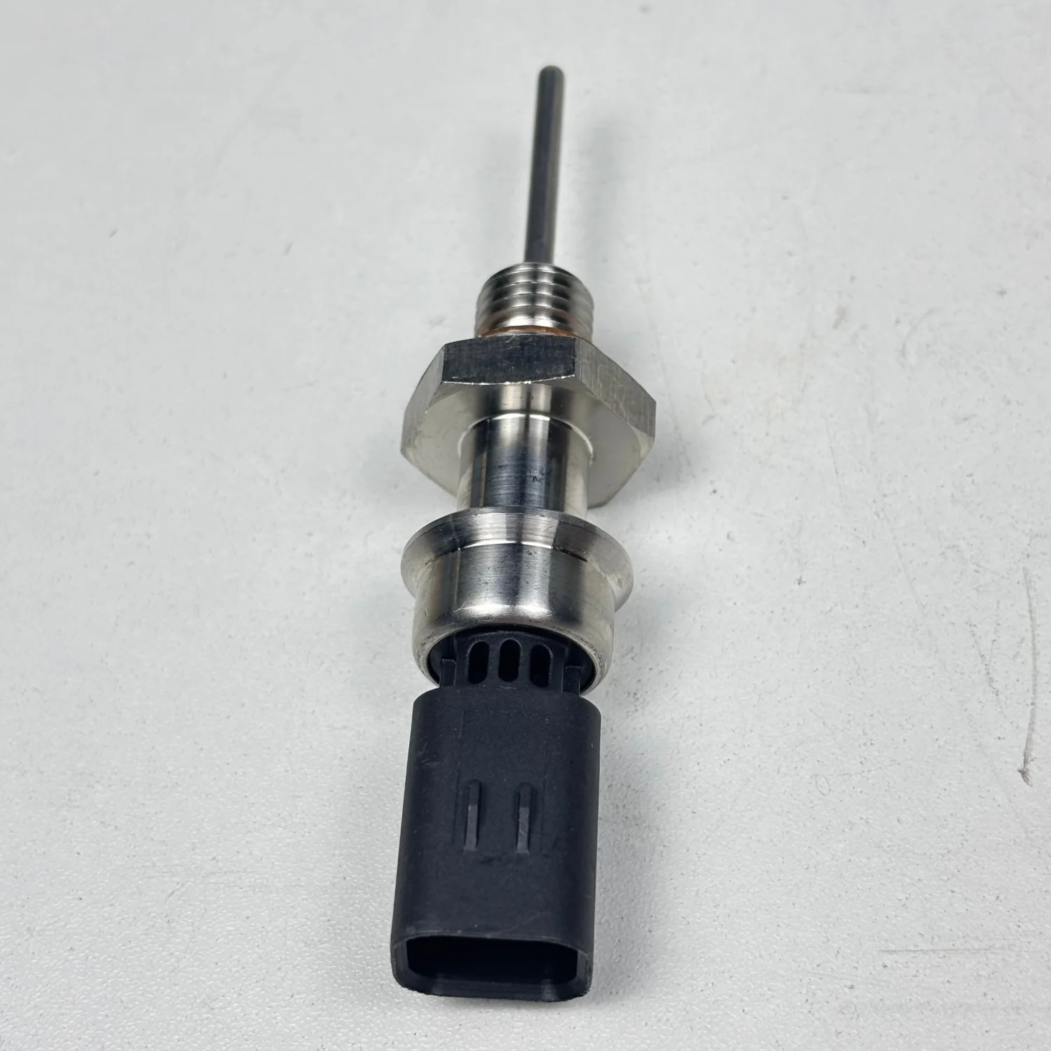 

Temperature Sensor RE537636 For John Deere 670G 672G 770G 772G 870G 872G 250D Engine