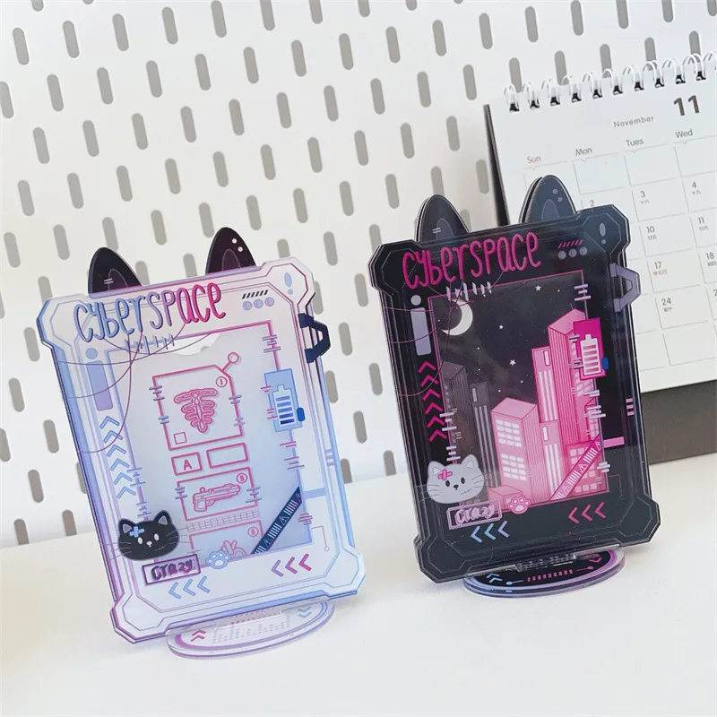 الخيال العلمي الشرير نمط الكرتون حامل بطاقة الاكريليك الكورية KPOP المعبود 3 بوصة Photocard عرض موقف الفتاة سطح المكتب ديكور إطار صور