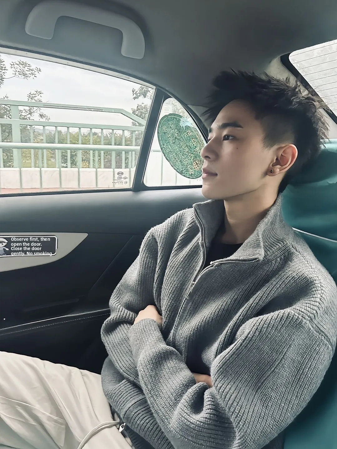 

Мужской вязаный кардиган на молнии, осенне-зимний, свободного кроя, средней плотности вязки, в стиле Cleanfit Haome Top