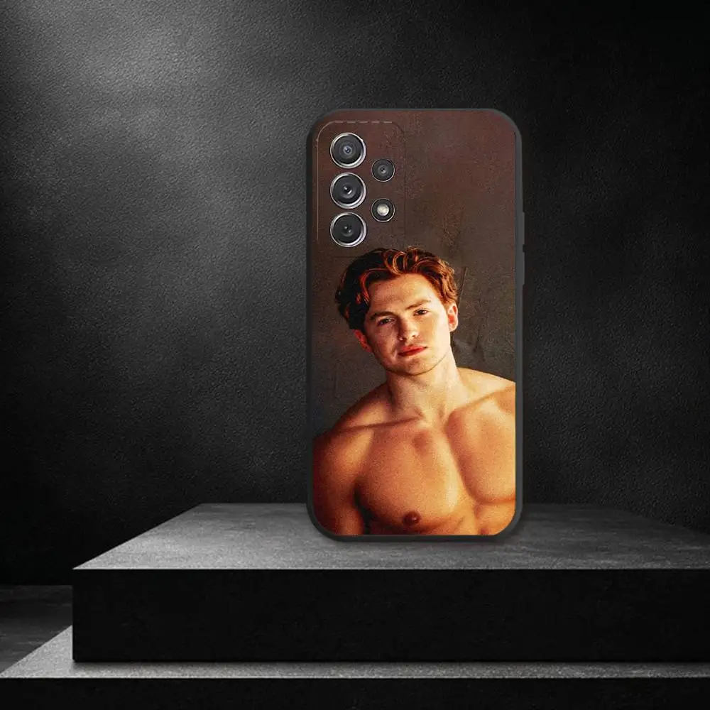 حافظة هاتف رائعة K-Kit C-Connor Actor لهاتف سامسونج S 25,24,23,22,30,21,10,9,Ultra,Plus,Lite,FE,4,5G حافظة ناعمة سوداء