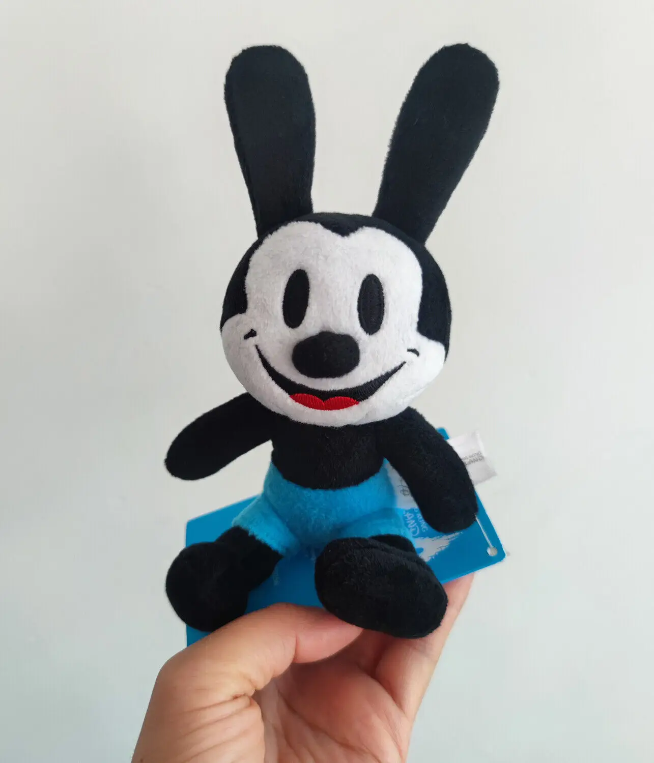 

Disneyland Oswald счастливый кролик магнитные плечи плюшевые игрушки куклы новинка