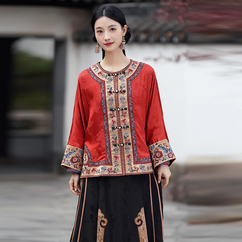 

New 2026 Chinese Style Heavy Embroidery Coat Long Sleeve round Neck Outerwear Quilted Short Jacket Women's Fashion