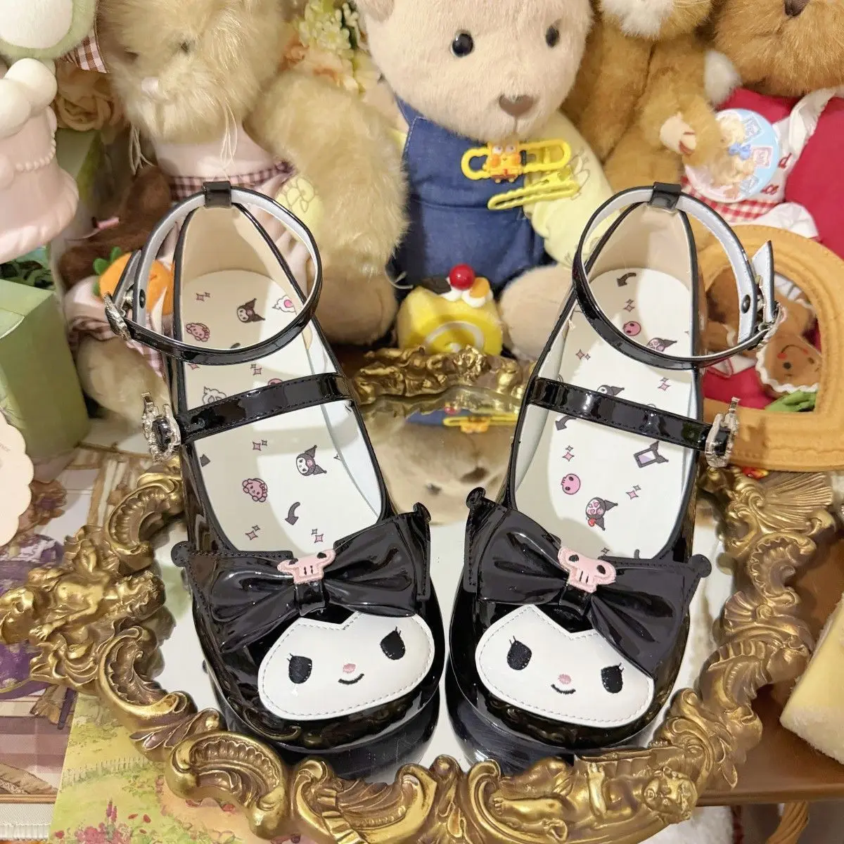 

Аниме-туфли Sanrio Kuromi Kawaii, милые мультяшные туфли в стиле Лолита с круглым носком, кожаные туфли для девочек и женщин, подарок на день рождения, милые и очаровательные.