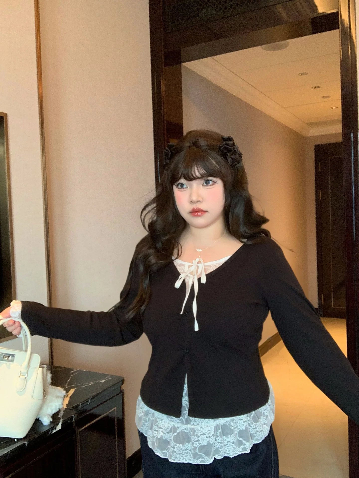 

Женская футболка Ele Long Sve с кружевной отделкой, облегающая, весенняя новинка, мягкий топ с кружевными вставками и эффектом двухслойности