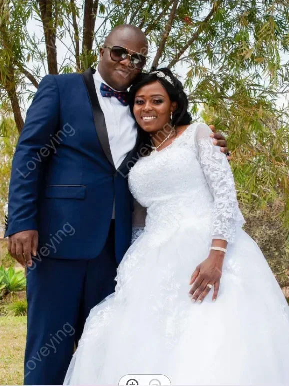 Customized Scoop Neckline Lace Appliques Black Girls Wedding Dresses Court Train Ballgown Свадебное Платье Bridal Gowns