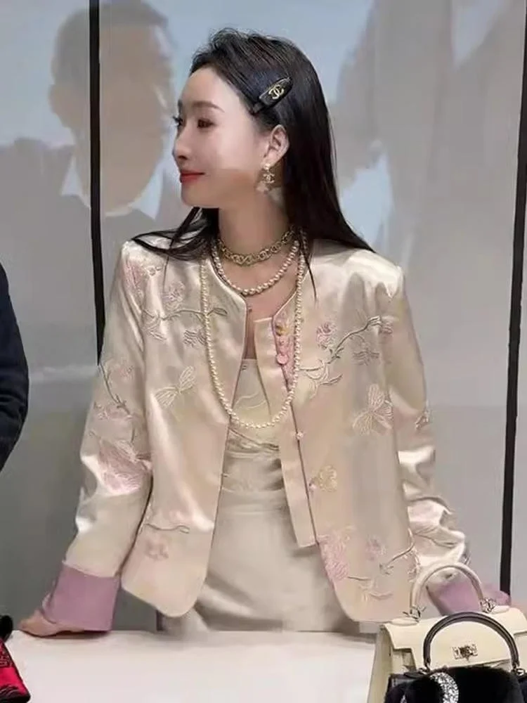 

Новый китайский шелковый жакет с тяжелой вышивкой, женский весенний топ 2026, уникальный супер красивый универсальный национальный топ