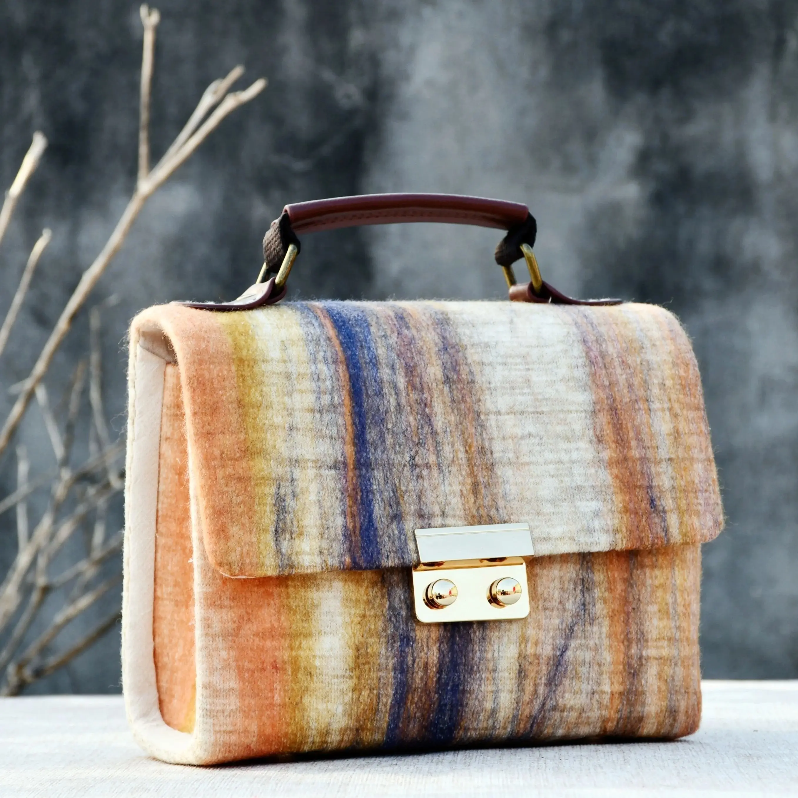 Lost in Vinatge Bolsa de escena de lana Bolso con asa de los años 50 más bolso de mano Bolsos modernos Monedero de 20 x 16 x 9 cm