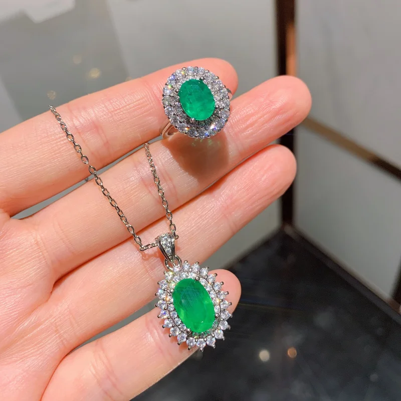 

Jewelry European and American Style Emerald Pendant Ring Fashion Banquet Jewelry Set Necklace Ring