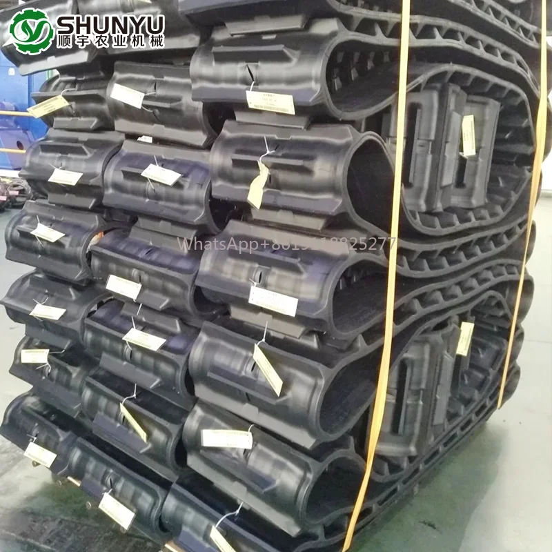 low price FM World 102 combine harvester  rubber track for sale