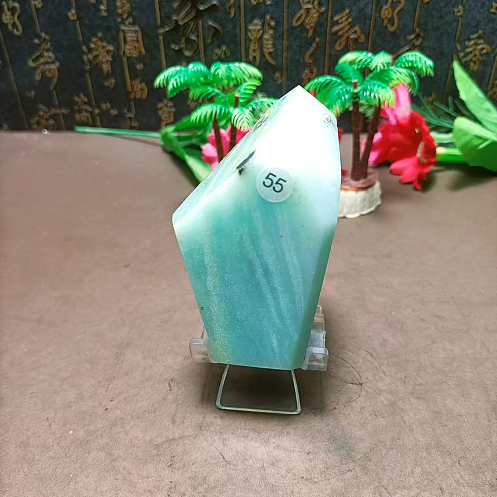 Natural quartz crystal pure hand-polished sky blue decoration, free form polishing, Reiki, decorative treatment, send bracket