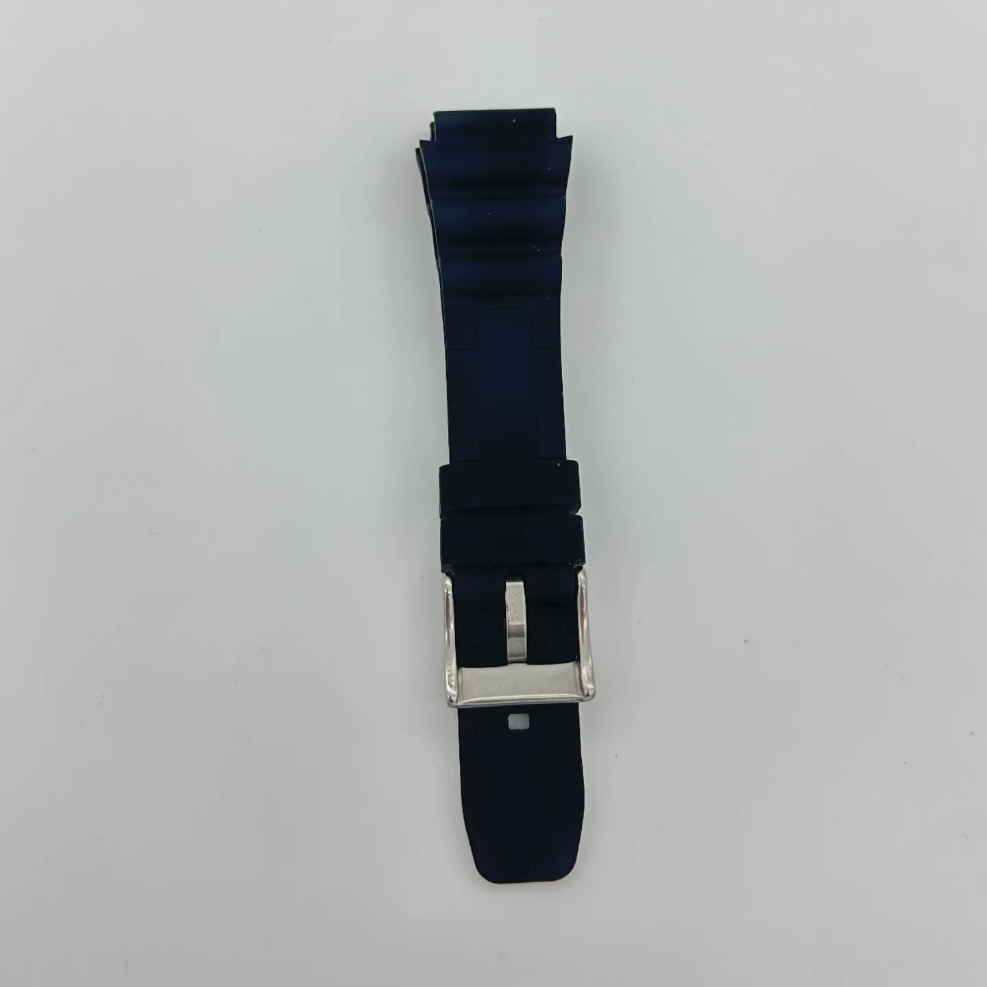 

Ear size 20 silicone strap suitable for our store's 44mm mechanical watch case