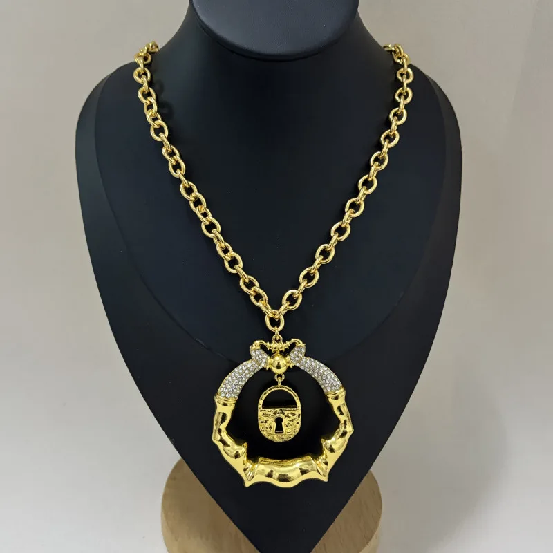 Exaggerated Circula…