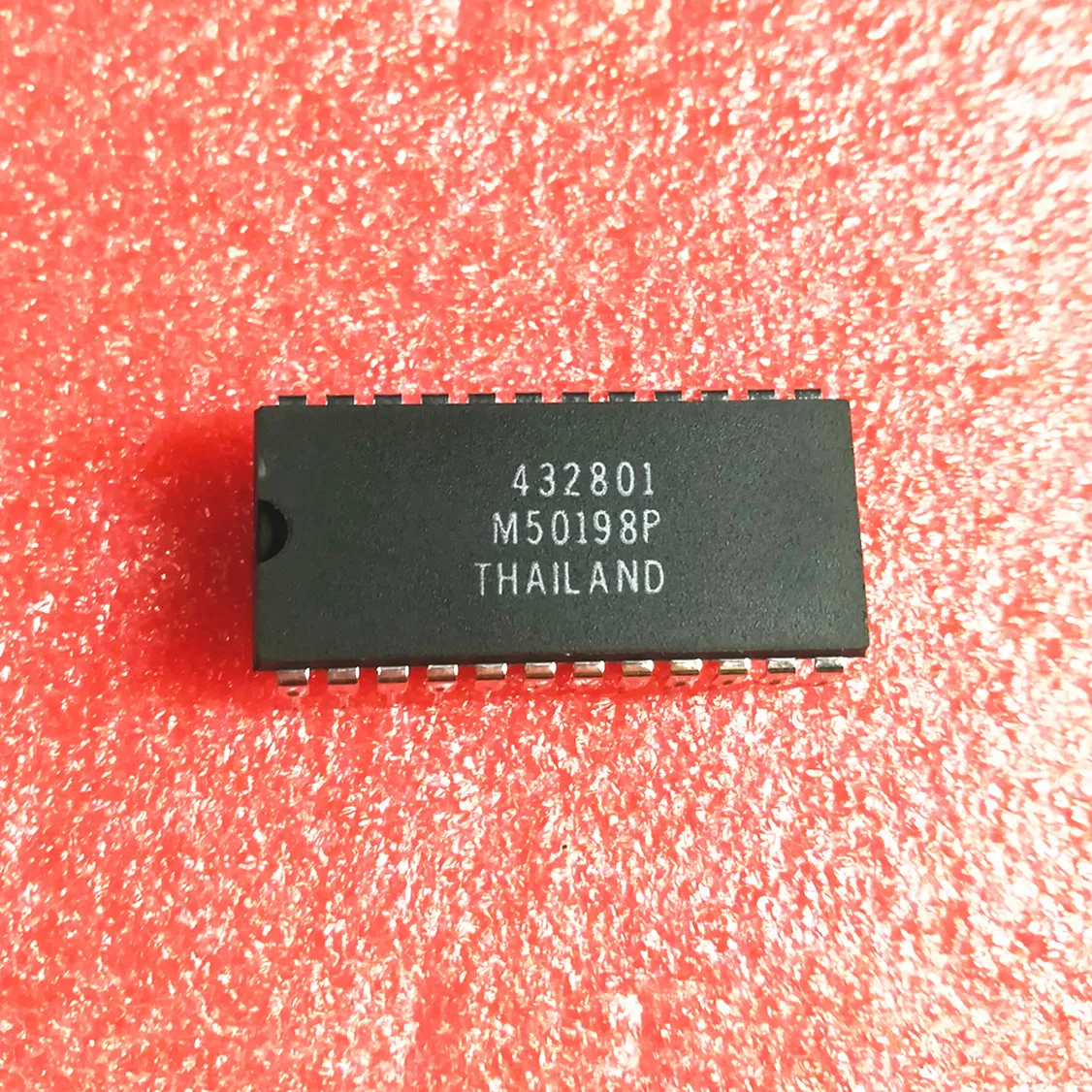 Chip IC circuito integrato 2PCS M50198P M50198 DIP-24