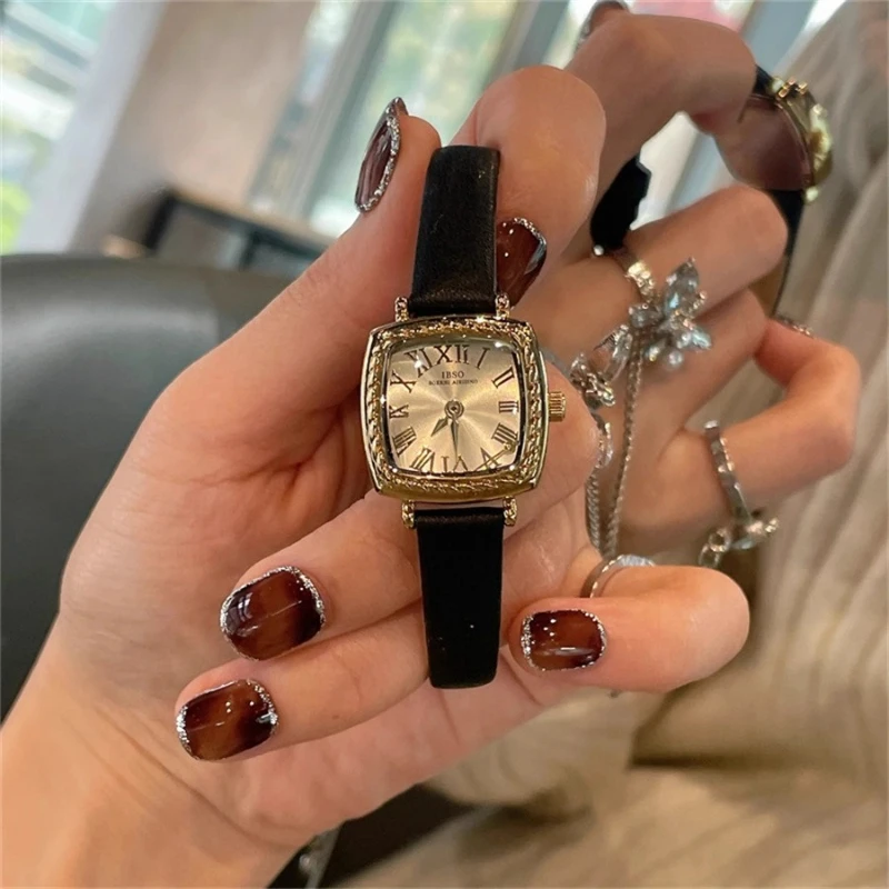 Classic trend women's watch elegant simple light luxury waterproof 2025 quartz watch birthday gift