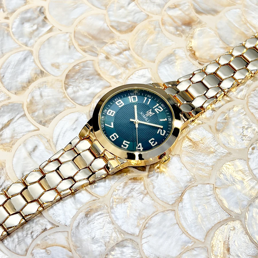 New Ladies Large Dial Elegant Simple High-End Digital Gold Watch with Snake Skin Chain Quartz Ladies Watch
