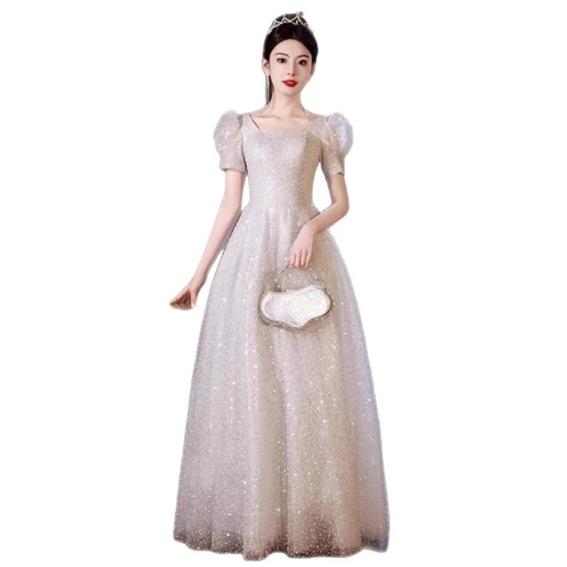 Abito da sera francese con paillettes grigio argento con spalline, spettacolo di nicchia, esame d'arte di compleanno, abito da principessa di laurea