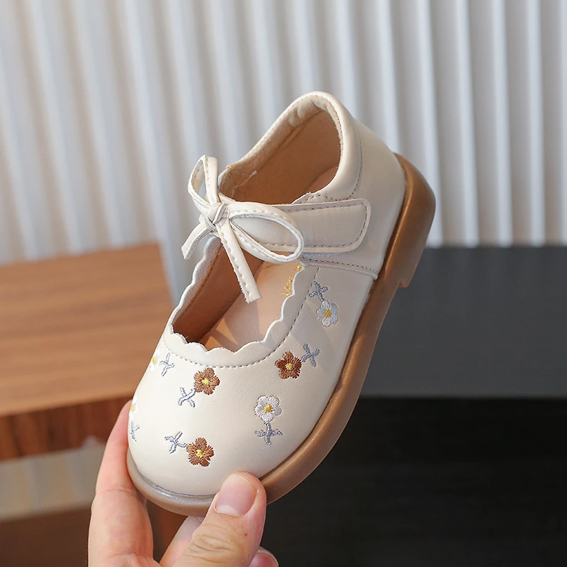 Girls Single Shoes Brown Small Flower Bow Girls Mary Jane Shoes 2-6 Years Beige Fashion with Non-slip Children\'s Baby Sandals