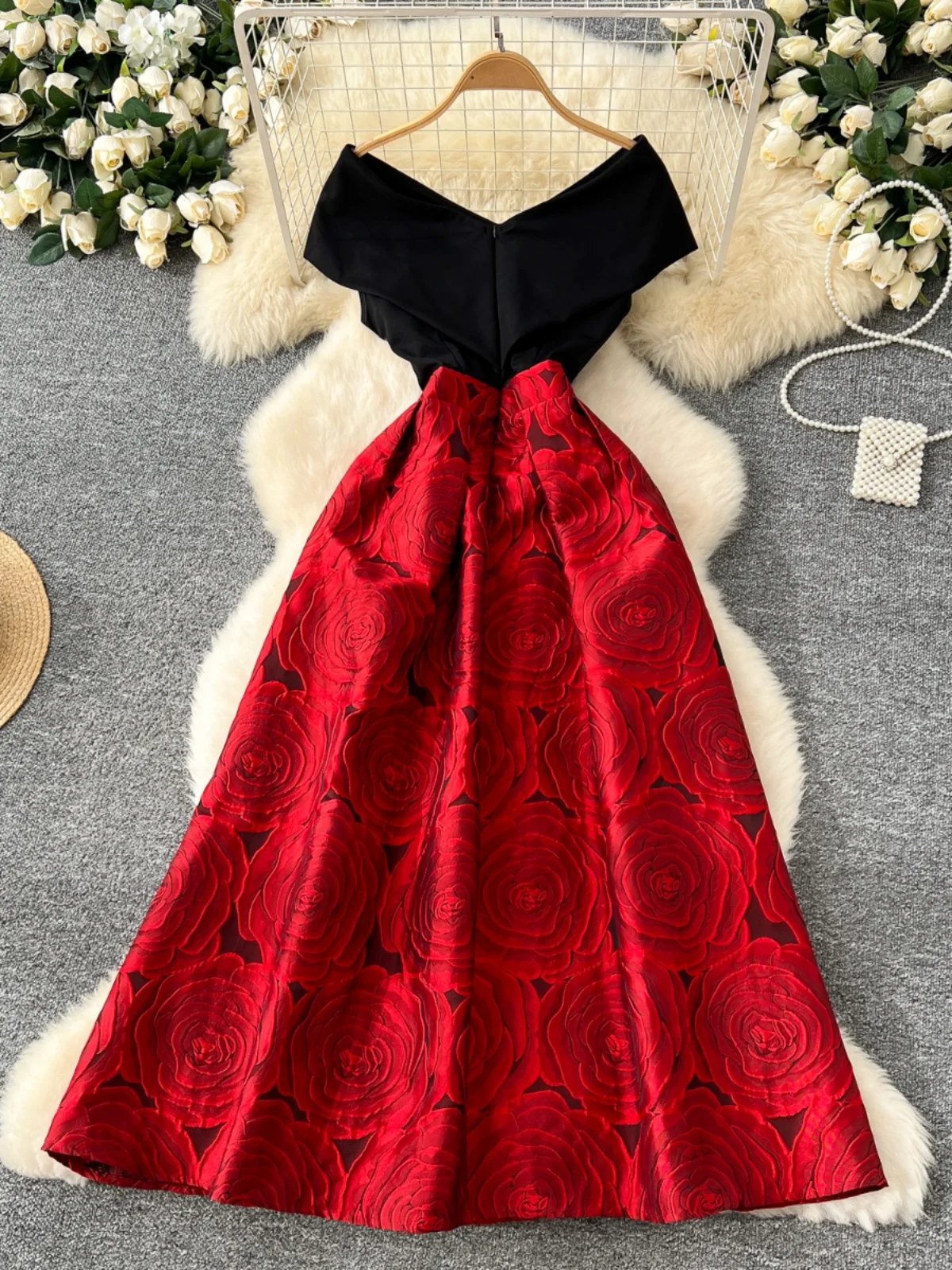 กระโปรงทรงเอเอวสูง Ele รุ่น Dr สำหรับผู้หญิง คอลเลคชั่นใหม่ปี 2025 แบบไหล่เดียว แต่งผ้าปะติดปะต่อ ช่วยให้ดูผอมลง ลายปักดอกไม้ กระโปรงทรงเต็มตัว สไตล์เกาหลี