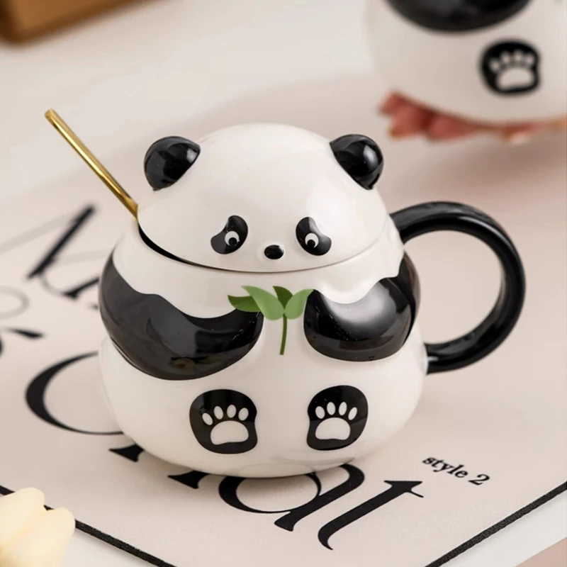 Taza de cerámica de gran capacidad con tapa en forma de Panda, taza de café con diseño creativo de Panda de dibujos animados, adecuada para decoración del hogar, taza para beber de dormitorio y oficina, taza de leche para desayuno, taza negra de té de la tarde, regalo, 1 ud.