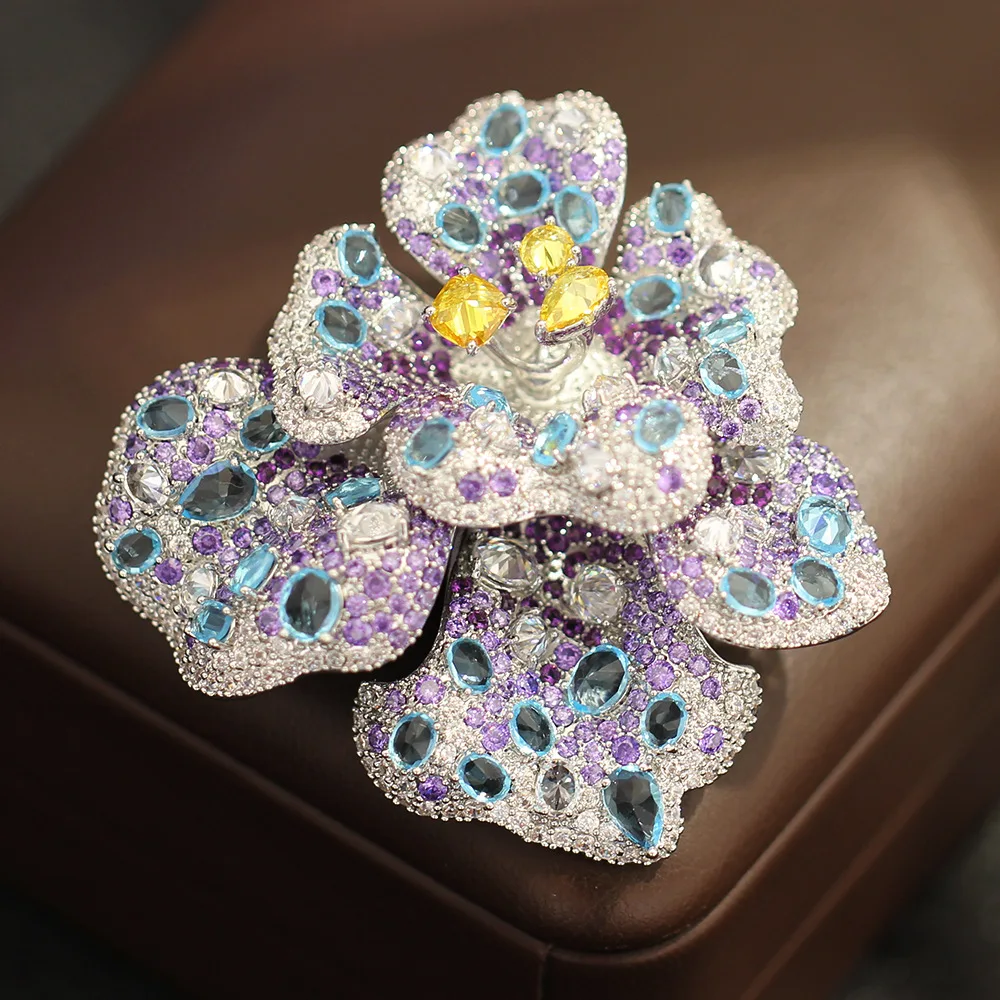 

Winter New Retro Luxury Micro-inlaid Zircon Peony Flower Brooches for Women Fashionable and High-end Design Accessories Pins
