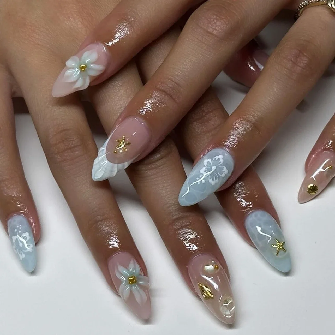 3D 透明蝶の花ウェアラブルネイルアートジルコンピンク段階的な偽の爪取り外し可能な完成した偽のネイルプレス爪