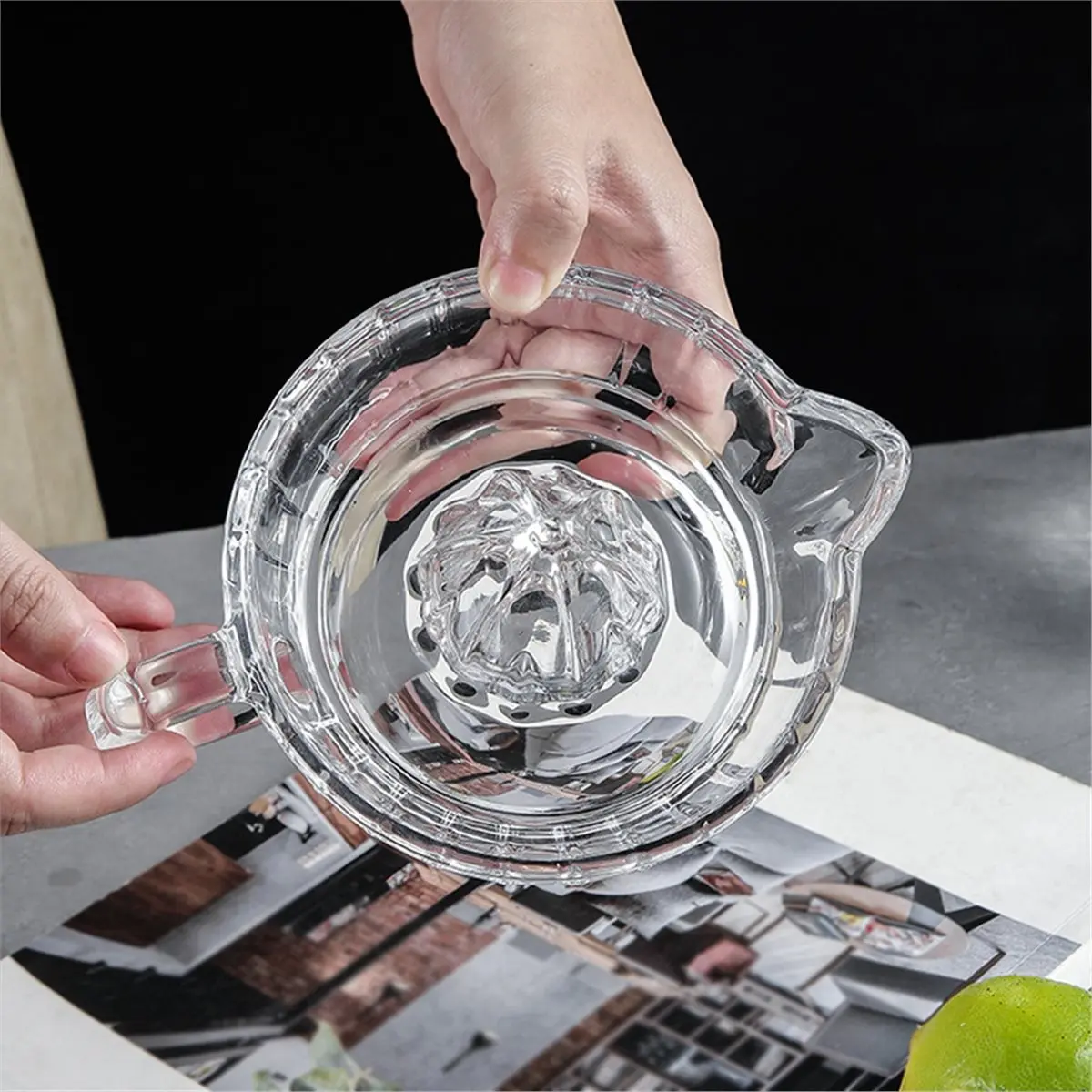 2026 New Multifunctional Glass Fruit Juice Squeezer Manual Lemon Juicer Citrus Orange and Grapefruit Juice Squeezer Kitchen Tool