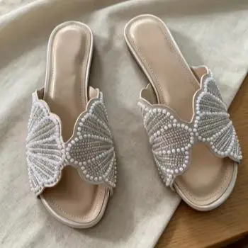 2026 Summer New Product French Pearl One Word Slippers Beach Lazy Style Flat Sandals for Women
