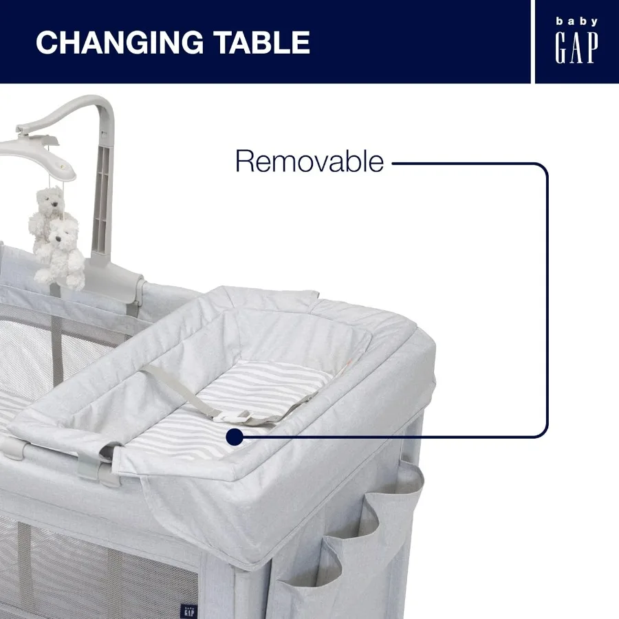 GAP babyGap Deluxe Play Yard خطوط رمادية